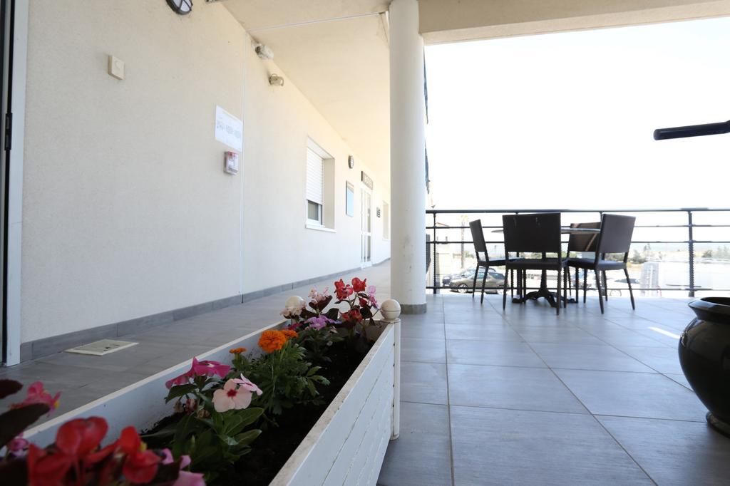 Hotel Restaurant Les Pielettes Le Rove Εξωτερικό φωτογραφία