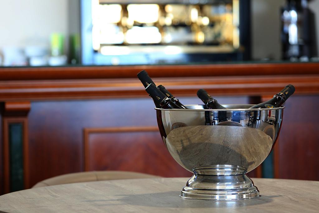 Hotel Restaurant Les Pielettes Le Rove Εξωτερικό φωτογραφία