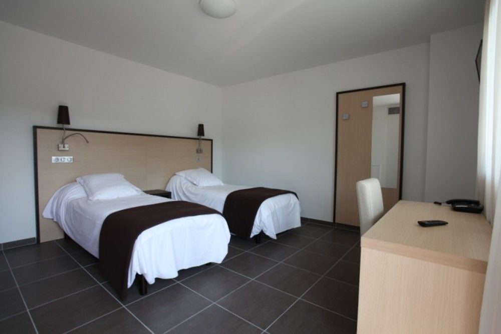 Hotel Restaurant Les Pielettes Le Rove Εξωτερικό φωτογραφία