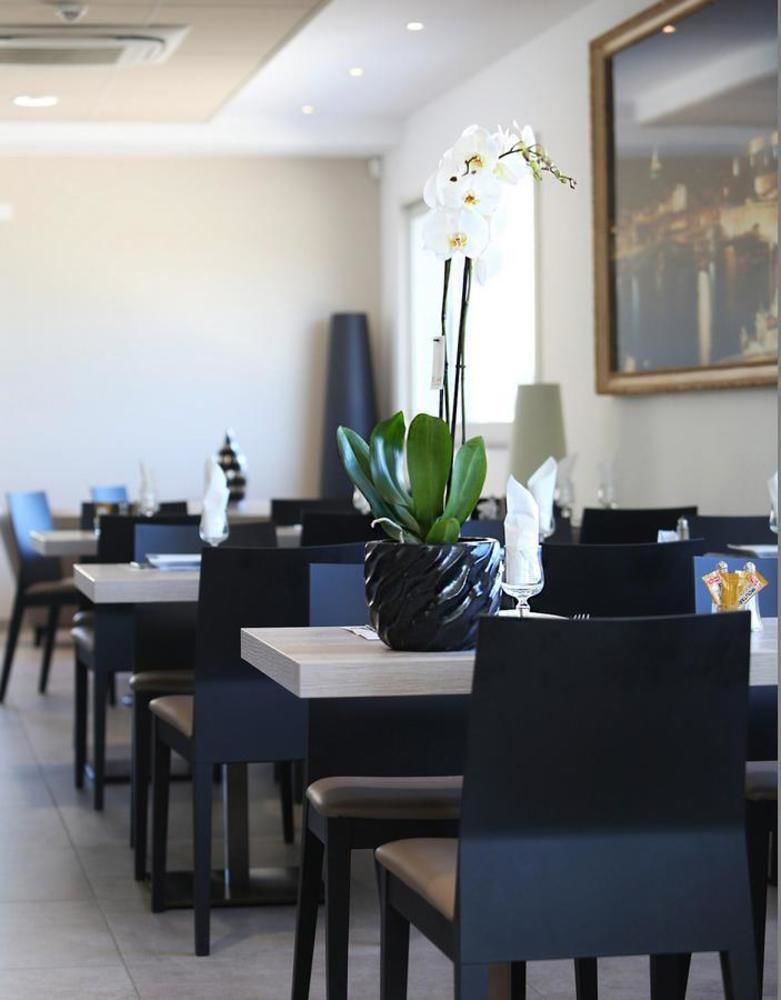 Hotel Restaurant Les Pielettes Le Rove Εξωτερικό φωτογραφία